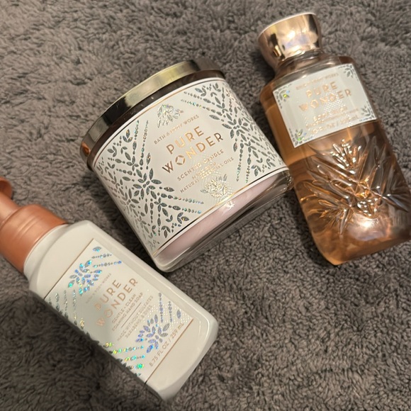Bath and body works Pure Wonder bundle - Picture 1 of 3